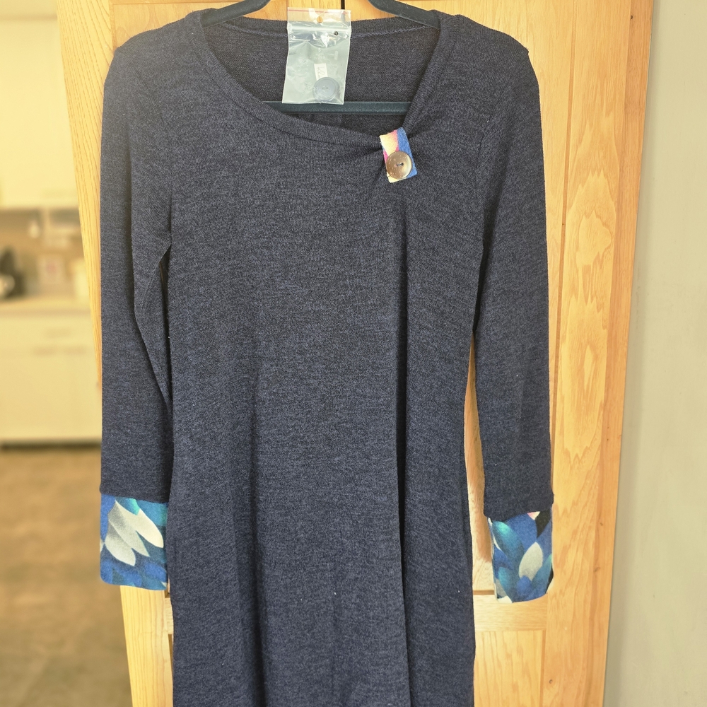 Elegant Navy Blue Dress with Floral Accents